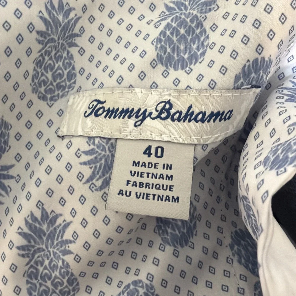 Tommy Bahama Chip Shot Performance Shorts Men's Size 40 Blue Flat Front Golf